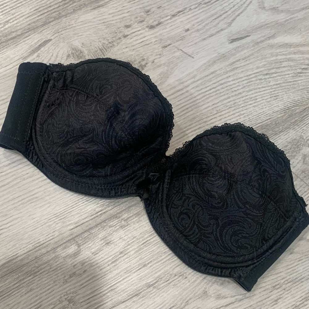 Vintage 80’s black strapless bra passed underwire size 34B